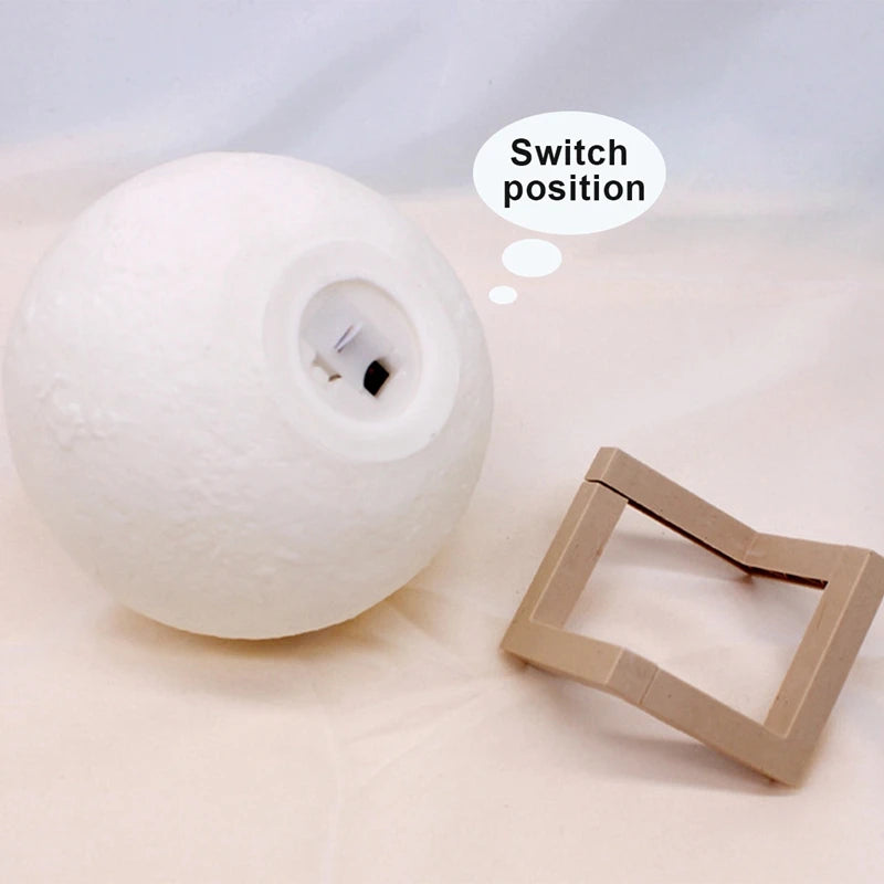 Lámpara de noche en forma de luna con base de madera – 8 cm