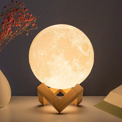 Lámpara de noche en forma de luna con base de madera – 8 cm